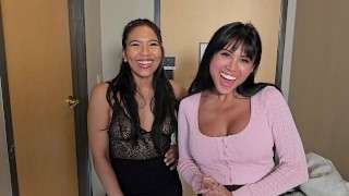 Cute Asian Girls Found Your Hotel Room in Vegas – Jada Kai Ember Snow